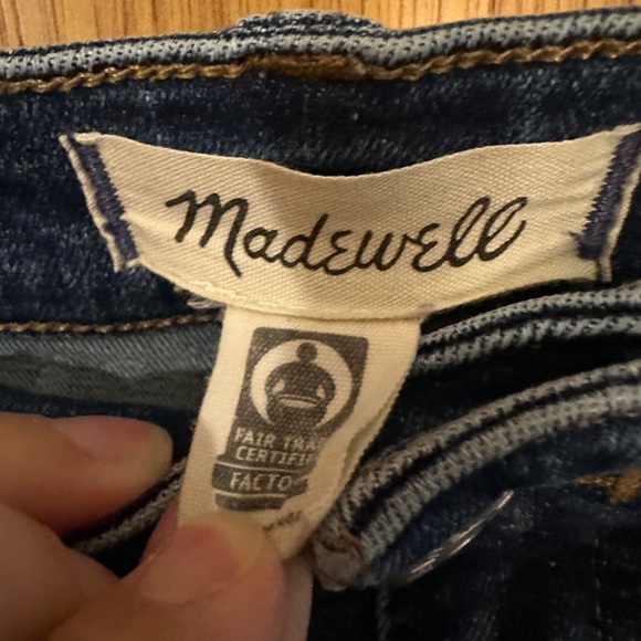 Madewell The Curvy Perfect Vintage Jean in Manorford Wash: Instacozy Edition 31 - Picture 11 of 15